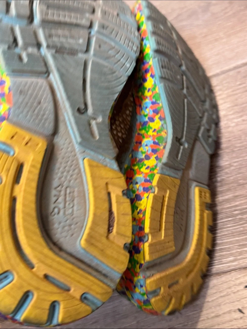 Brooks Adrenaline GTS 22 sneakers